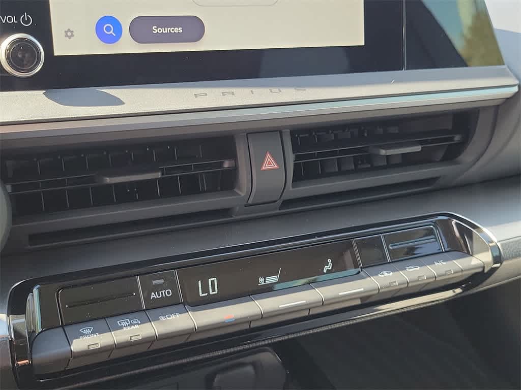 Thumbnail: 2024 Toyota Prius - 29