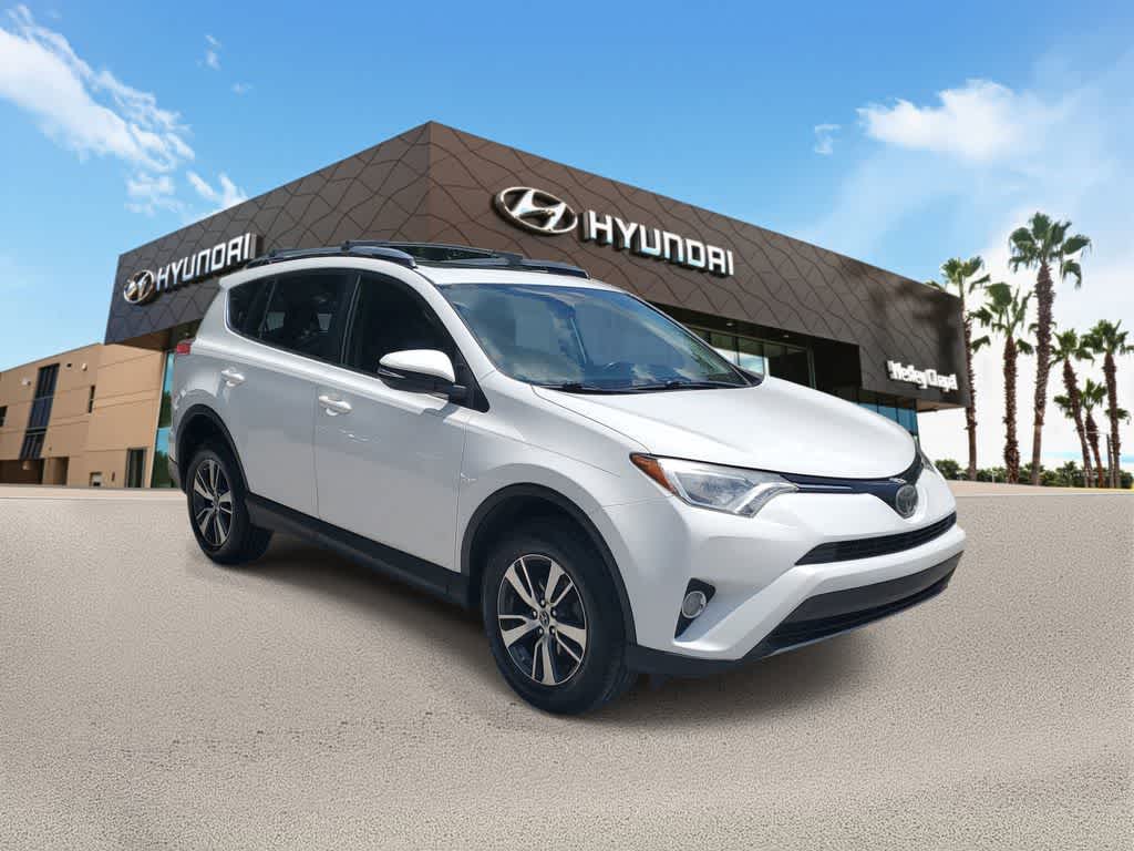 Thumbnail: 2018 Toyota RAV4 - 4