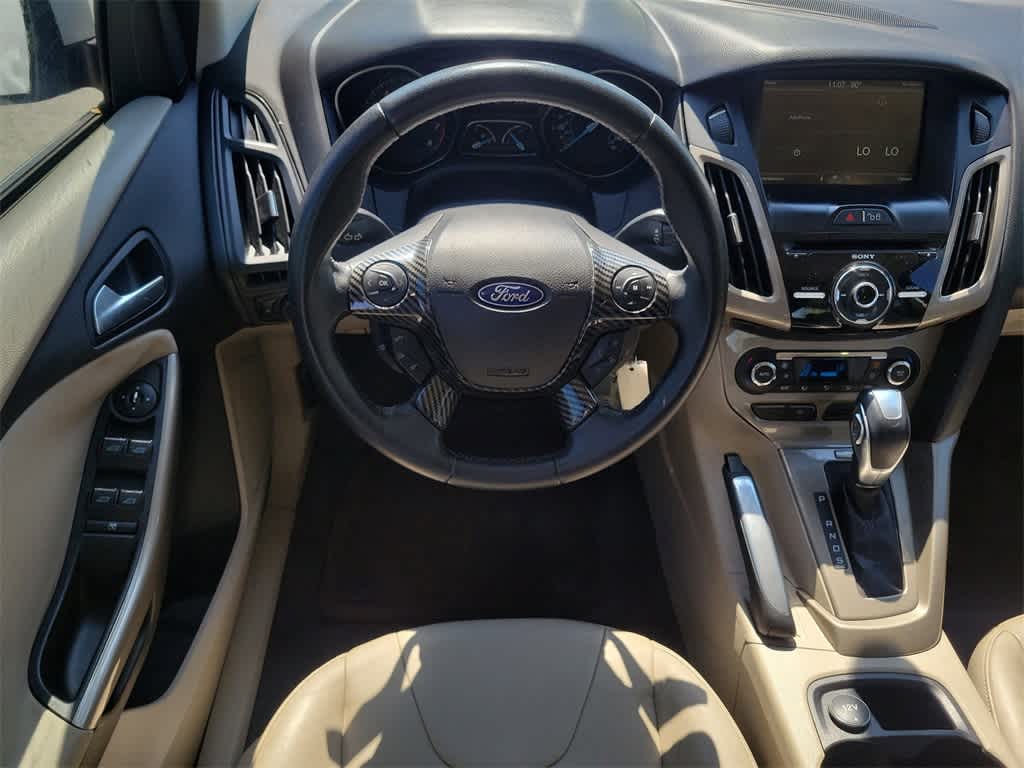 Thumbnail: 2012 Ford Focus - 16