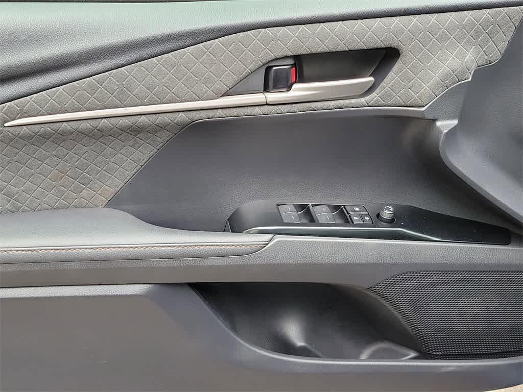 Thumbnail: 2025 Toyota Camry - 17