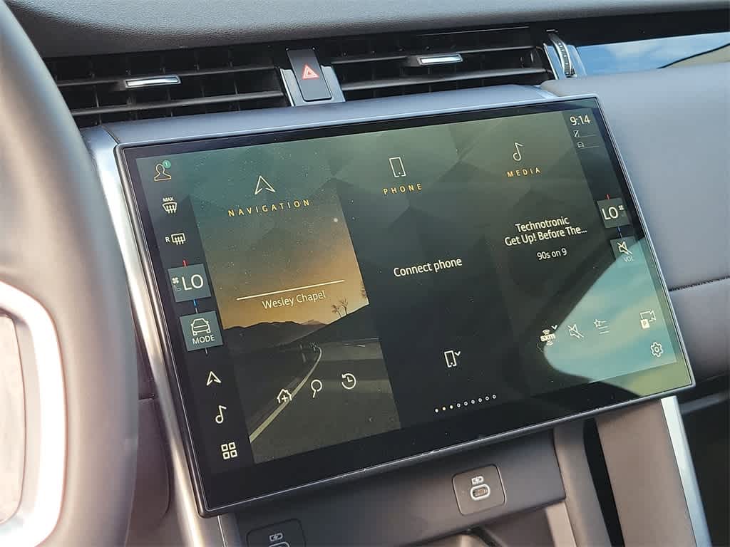 Thumbnail: 2024 Land Rover Discovery Sport - 29