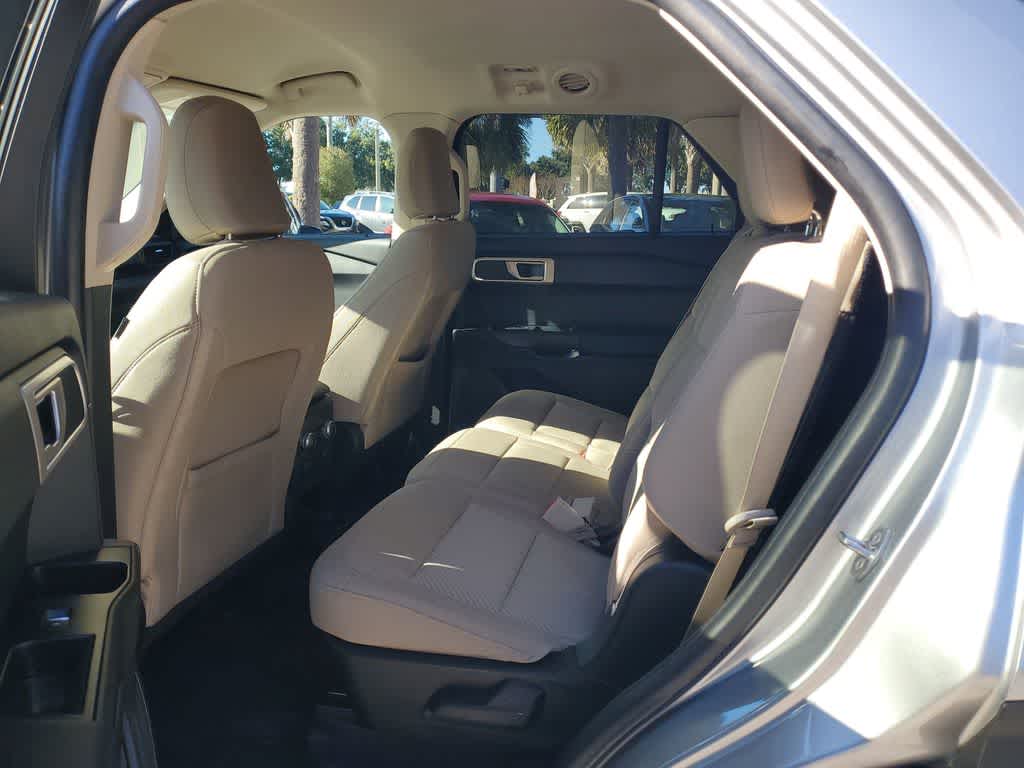 Thumbnail: 2022 Ford Explorer - 9