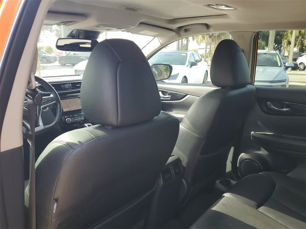 Thumbnail: 2021 Nissan Rogue Sport - 12