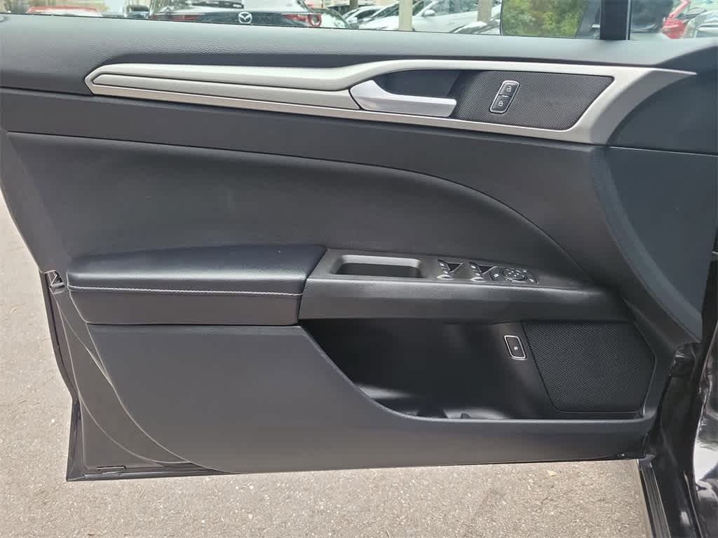 Thumbnail: 2019 Ford Fusion - 18
