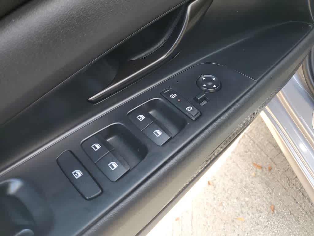 Thumbnail: 2025 Hyundai Elantra - 17