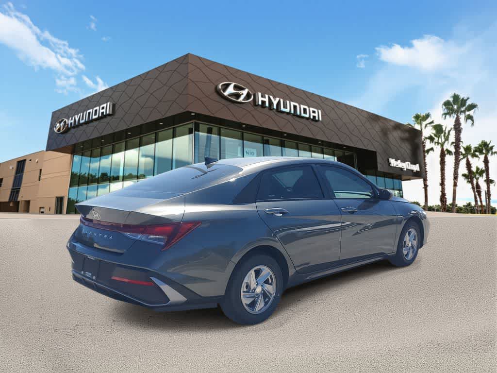 Thumbnail: 2026 Hyundai Elantra - 3