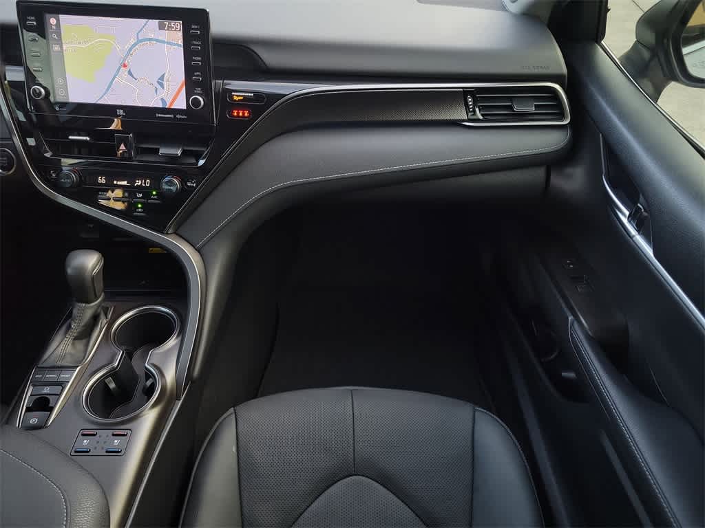 Thumbnail: 2022 Toyota Camry - 13