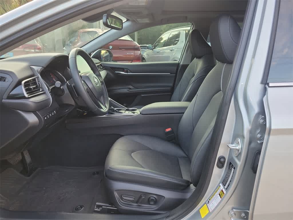 Thumbnail: 2022 Toyota Camry - 21