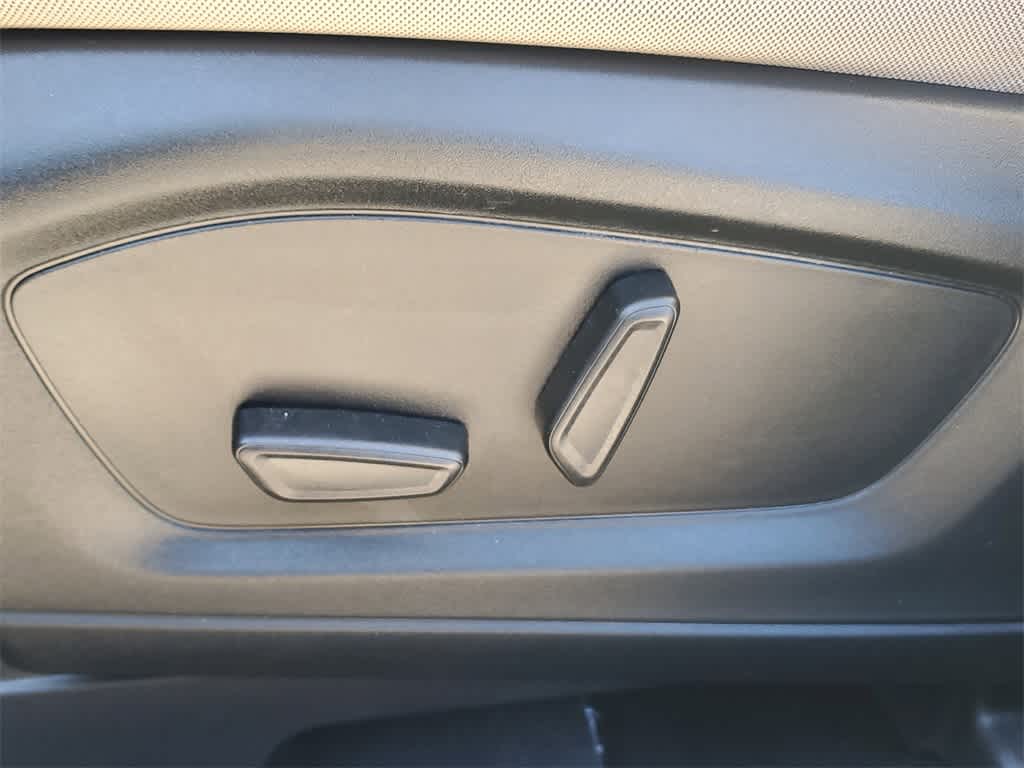 Thumbnail: 2022 Ford Explorer - 19