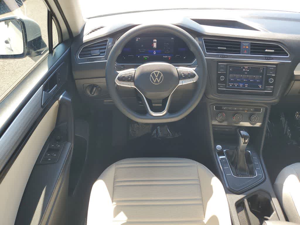 Thumbnail: 2023 Volkswagen Tiguan - 14