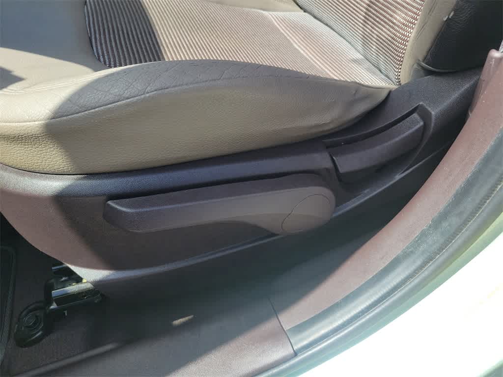 Thumbnail: 2011 Hyundai Tucson - 20