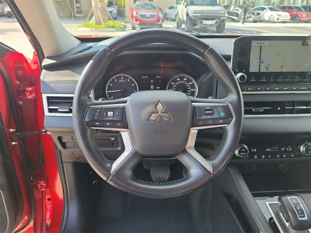 Thumbnail: 2024 Mitsubishi Outlander - 25