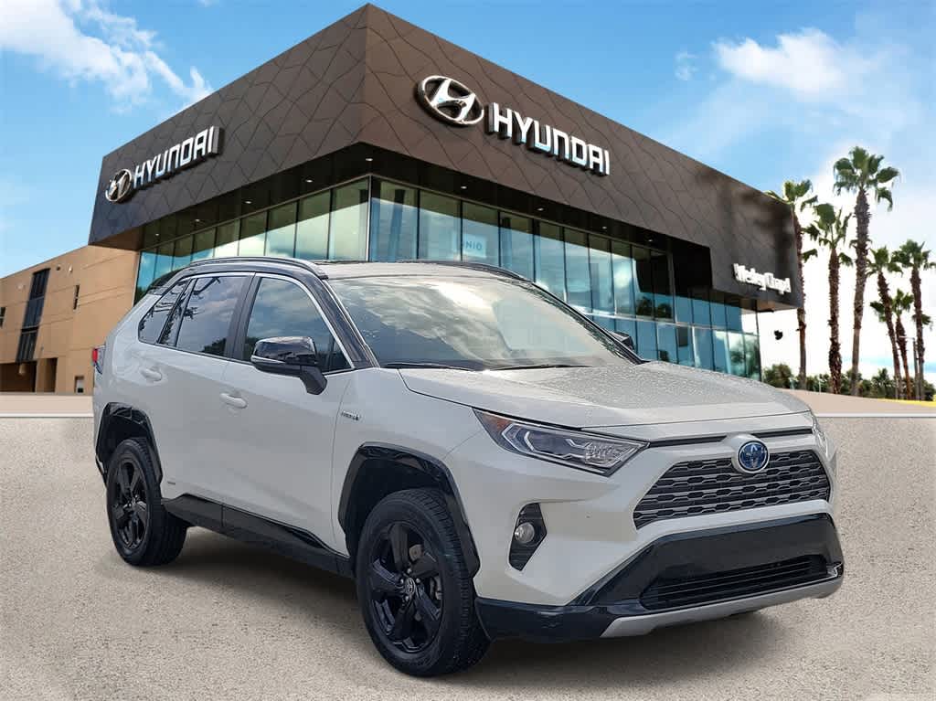 Thumbnail: 2021 Toyota RAV4 - 4