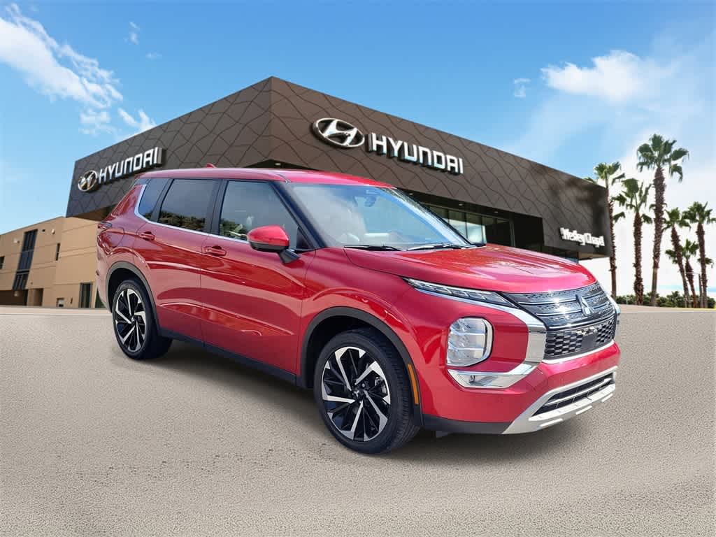 Thumbnail: 2024 Mitsubishi Outlander - 4