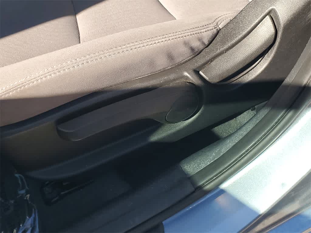 Thumbnail: 2016 Hyundai Elantra - 18