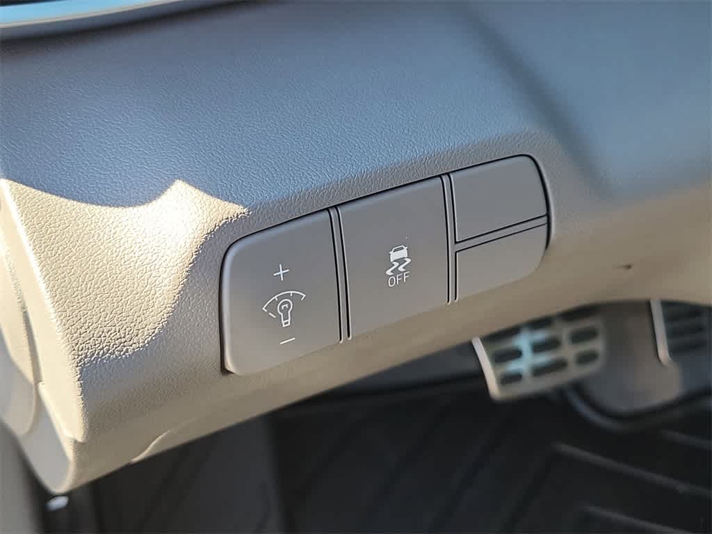 Thumbnail: 2025 Hyundai Elantra - 21