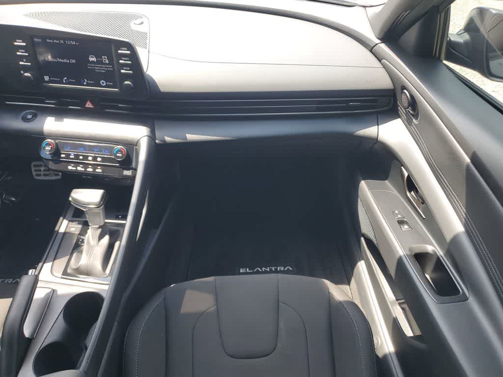 Thumbnail: 2025 Hyundai Elantra - 13