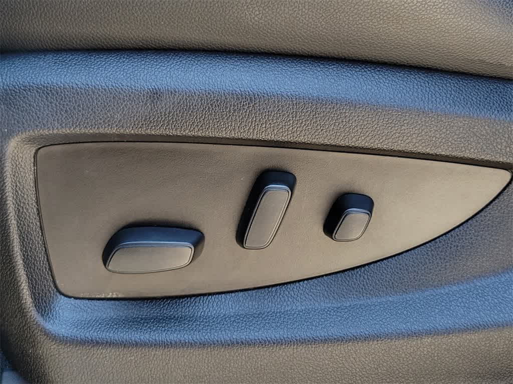 Thumbnail: 2019 Chevrolet Tahoe - 19