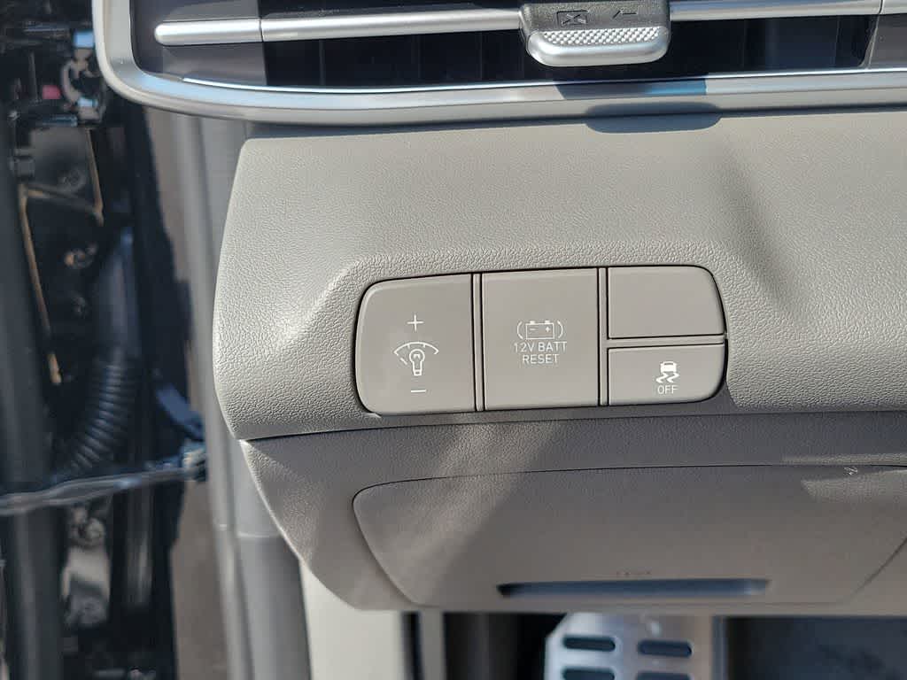 Thumbnail: 2025 Hyundai Elantra - 21