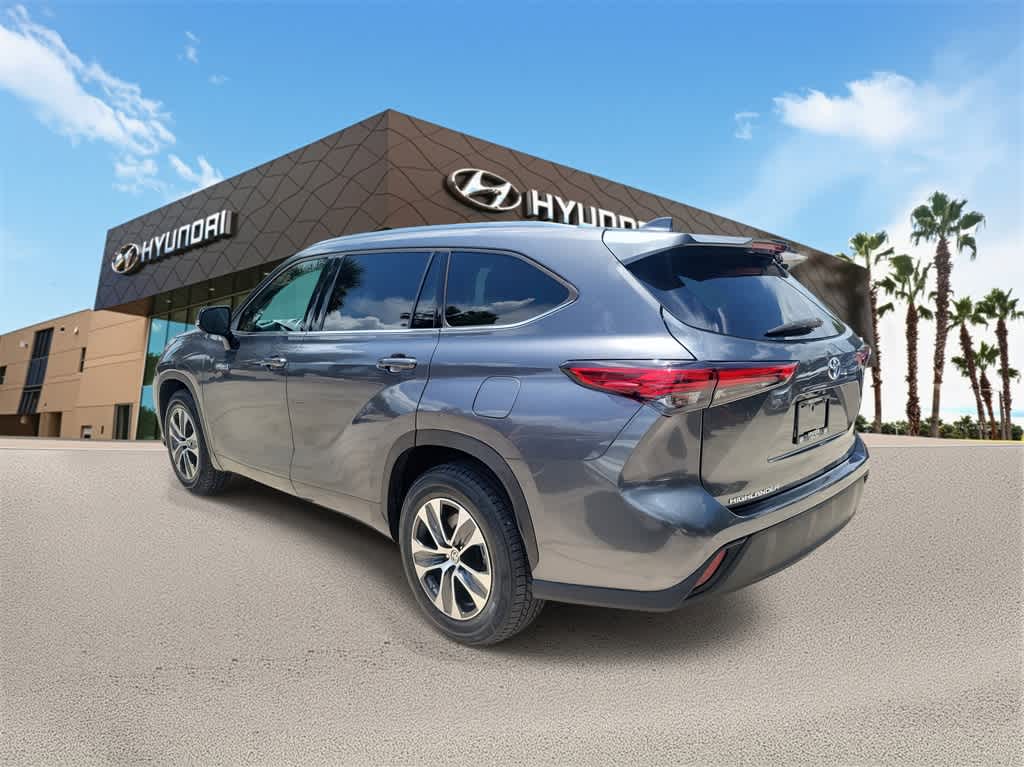 Thumbnail: 2020 Toyota Highlander - 2