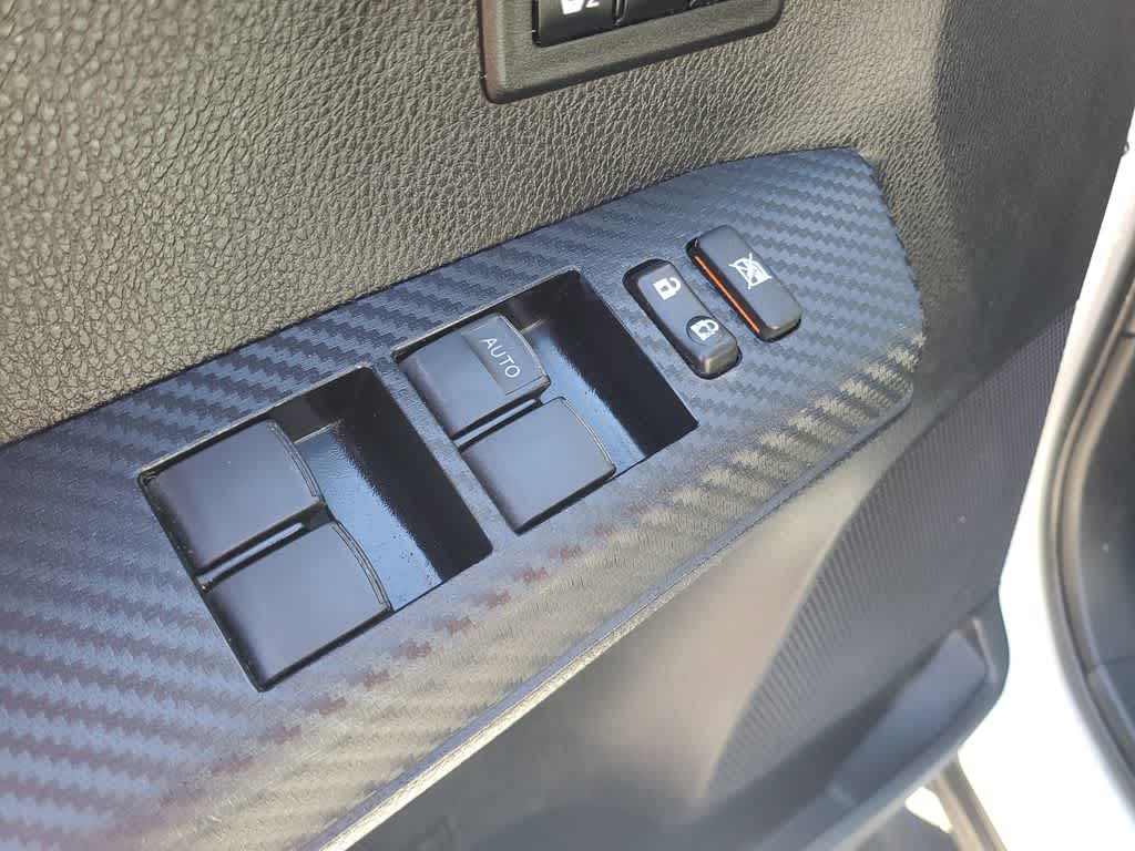 Thumbnail: 2015 Toyota RAV4 - 17