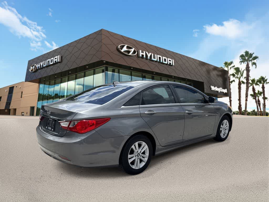 Thumbnail: 2013 Hyundai Sonata - 3