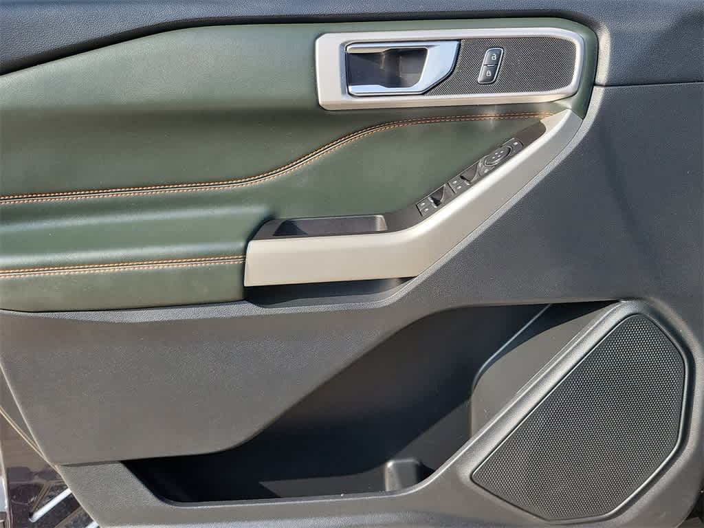 Thumbnail: 2022 Ford Explorer - 17