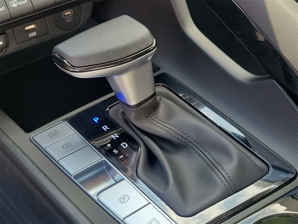 Thumbnail: 2025 Hyundai Elantra - 25