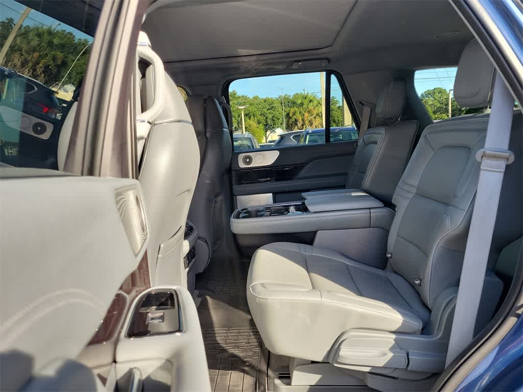 Thumbnail: 2019 Lincoln Navigator - 9
