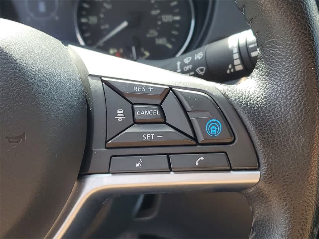 Thumbnail: 2021 Nissan Rogue Sport - 26