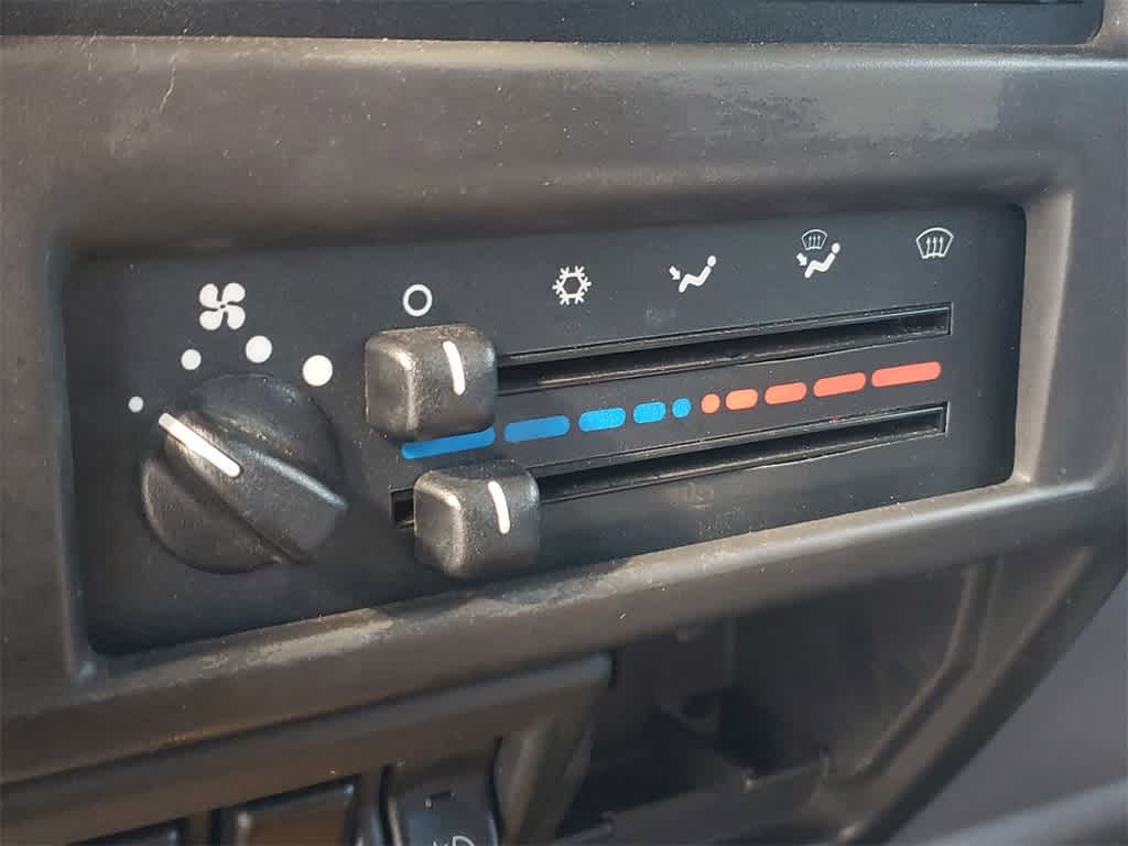 Thumbnail: 1998 Jeep Wrangler - 25