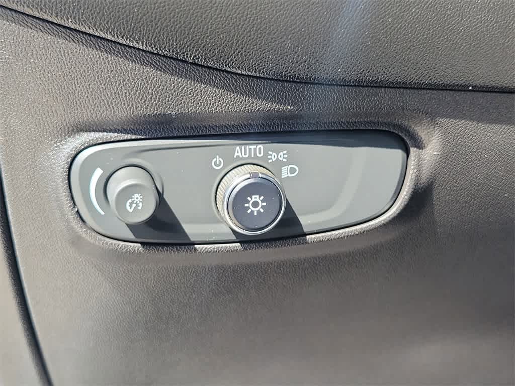 Thumbnail: 2022 Chevrolet Equinox - 20