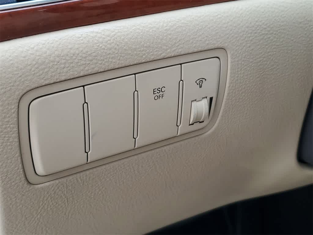 Thumbnail: 2013 Hyundai Genesis - 19