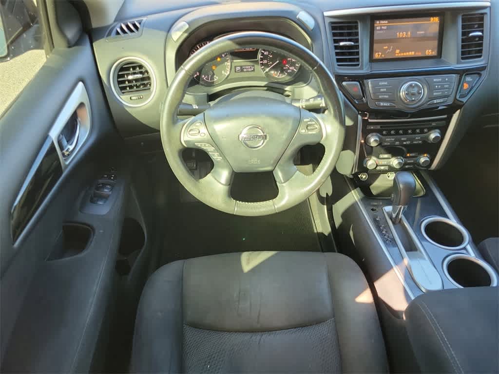 Thumbnail: 2014 Nissan Pathfinder - 17