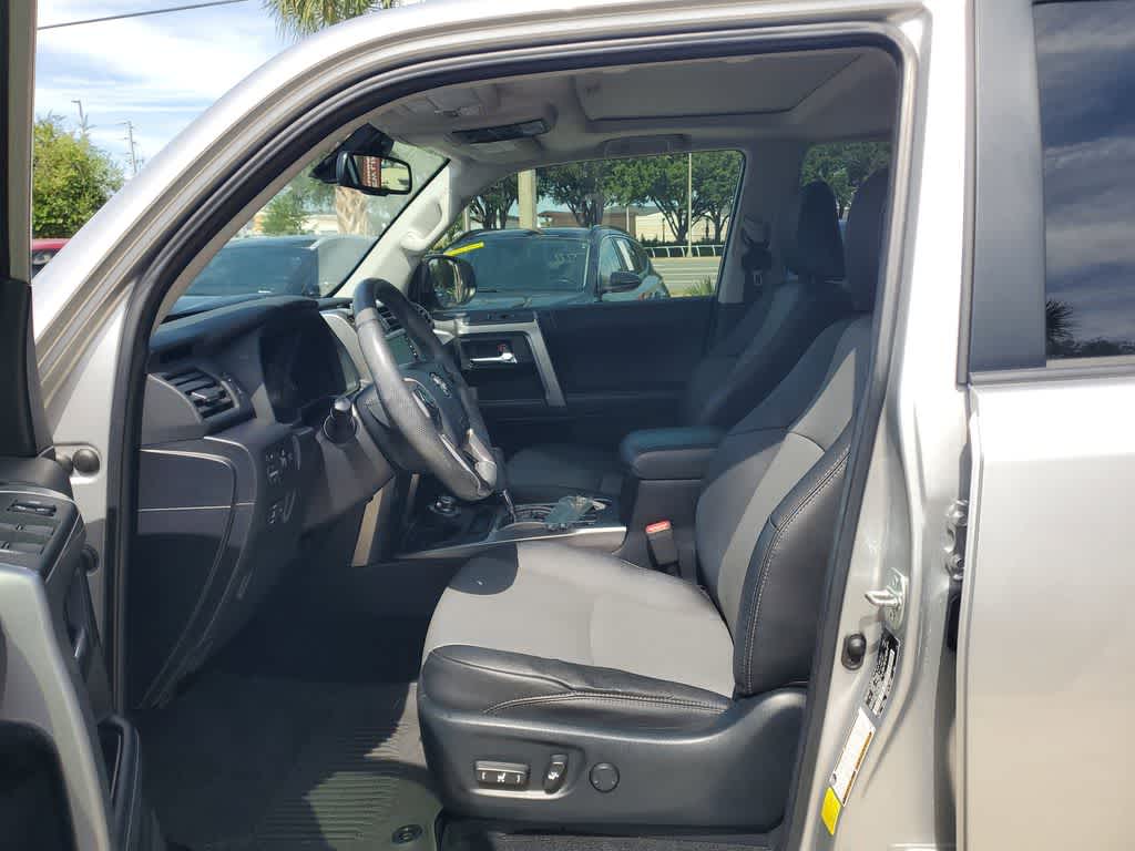 Thumbnail: 2022 Toyota 4Runner - 21