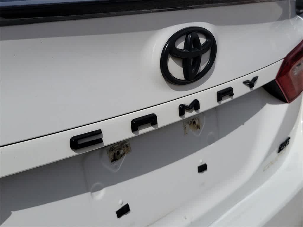 2020 Toyota Camry SE 9