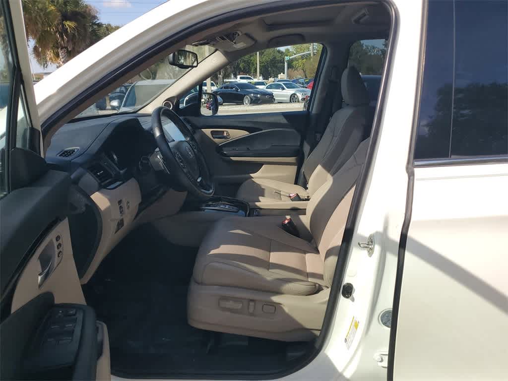 Thumbnail: 2018 Honda Pilot - 24