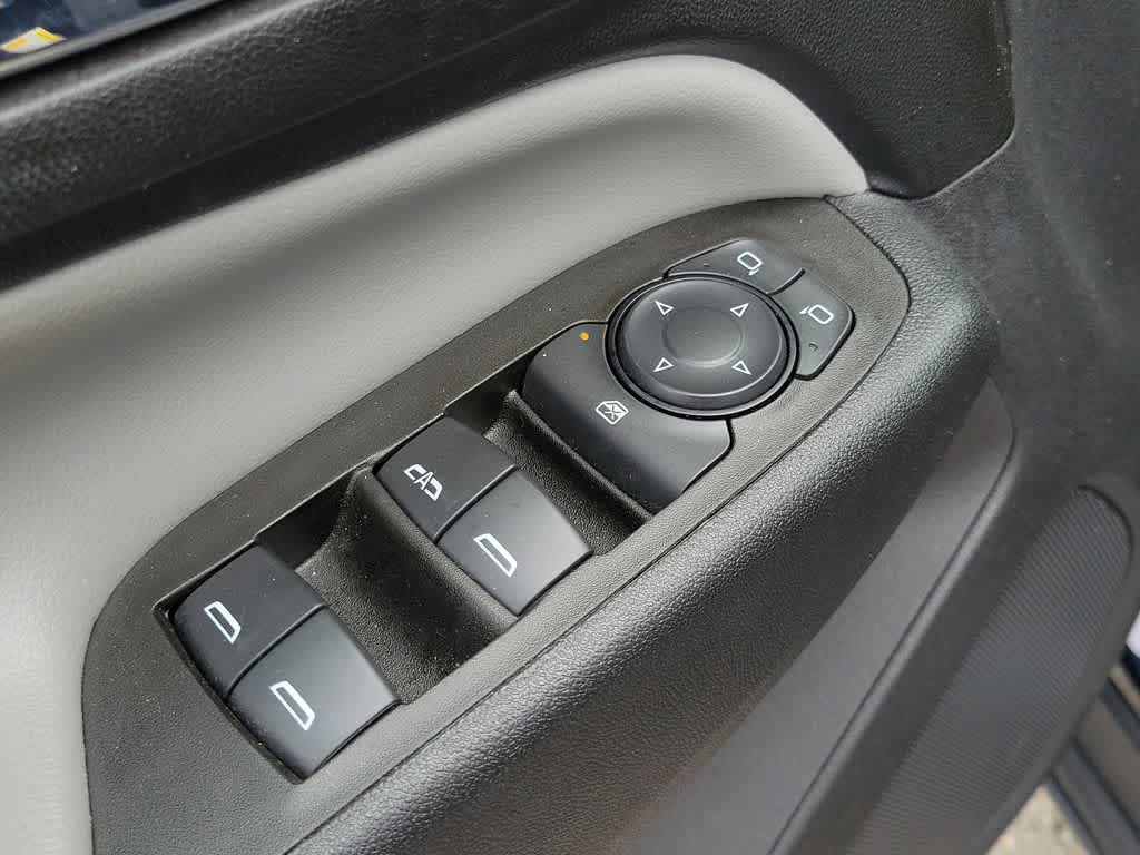 Thumbnail: 2020 Chevrolet Equinox - 18