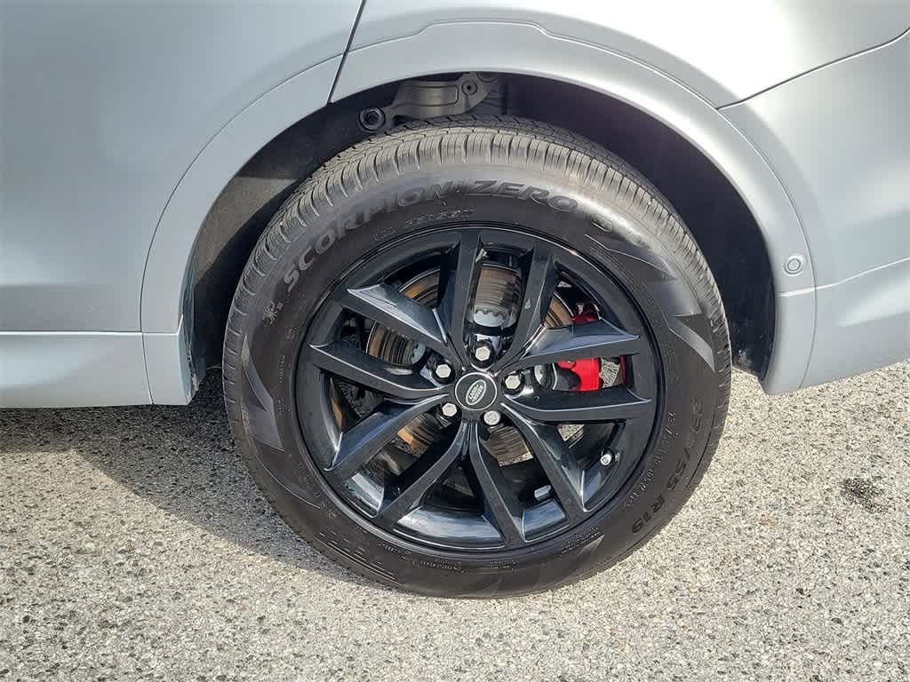 Thumbnail: 2024 Land Rover Discovery Sport - 9