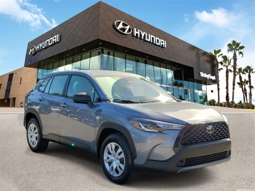 2023 Toyota Corolla Cross L 4