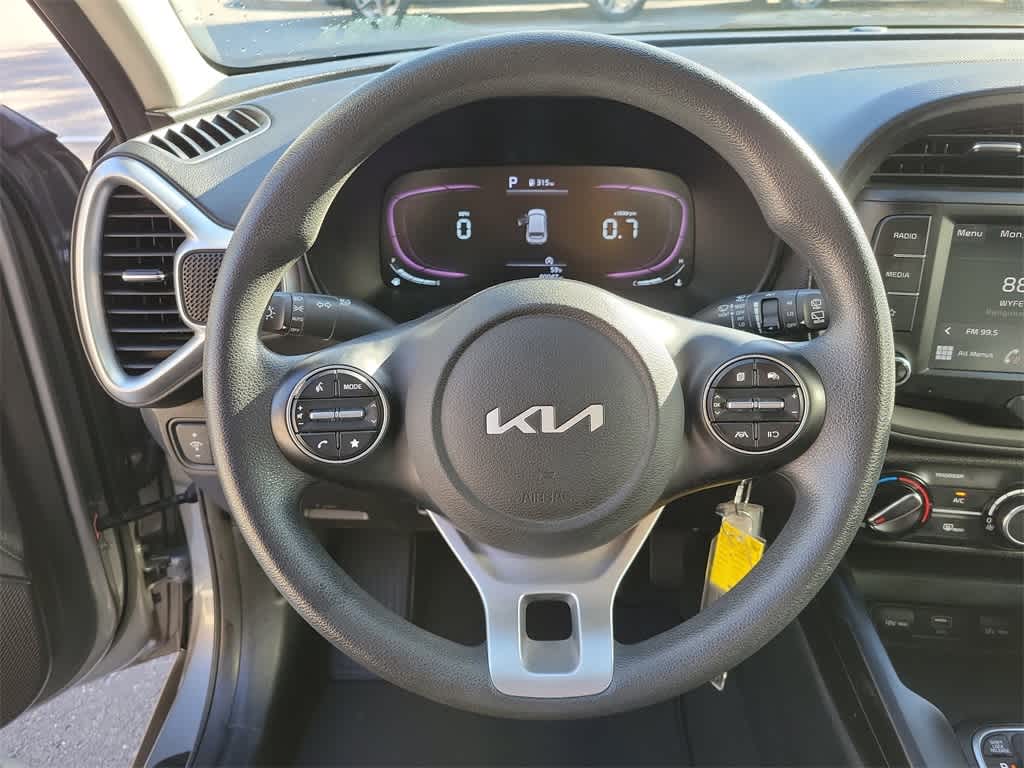 2023 Kia Soul LX 21
