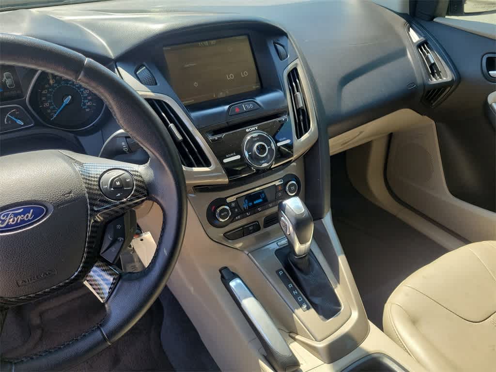 Thumbnail: 2012 Ford Focus - 32