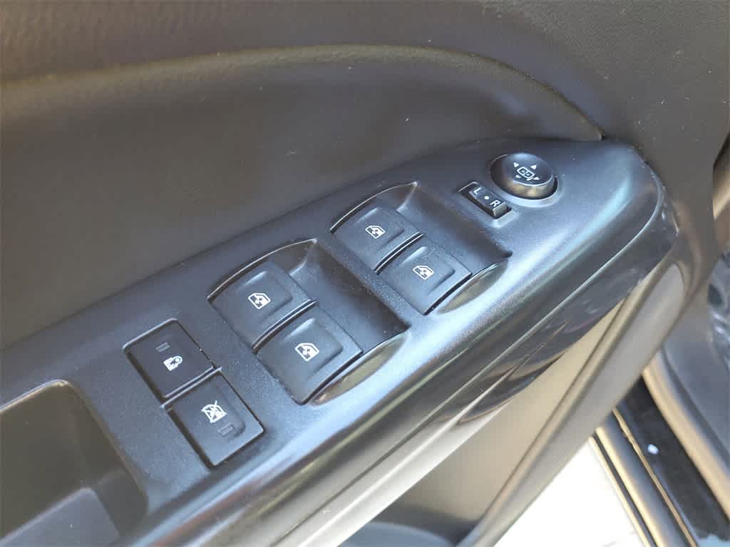 Thumbnail: 2019 GMC Canyon - 19