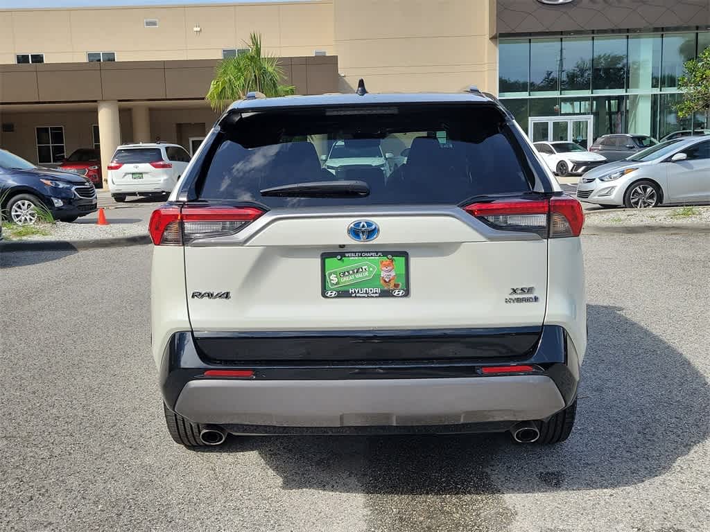 Thumbnail: 2021 Toyota RAV4 - 15