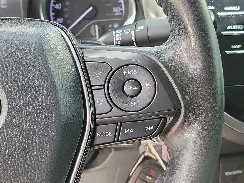 2020 Toyota Camry SE 29
