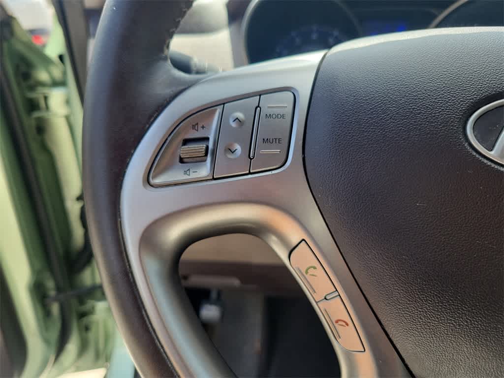 Thumbnail: 2011 Hyundai Tucson - 27