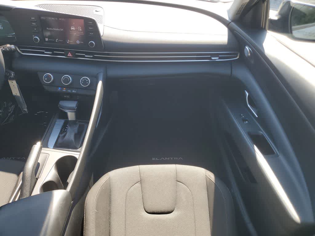 Thumbnail: 2024 Hyundai Elantra - 13