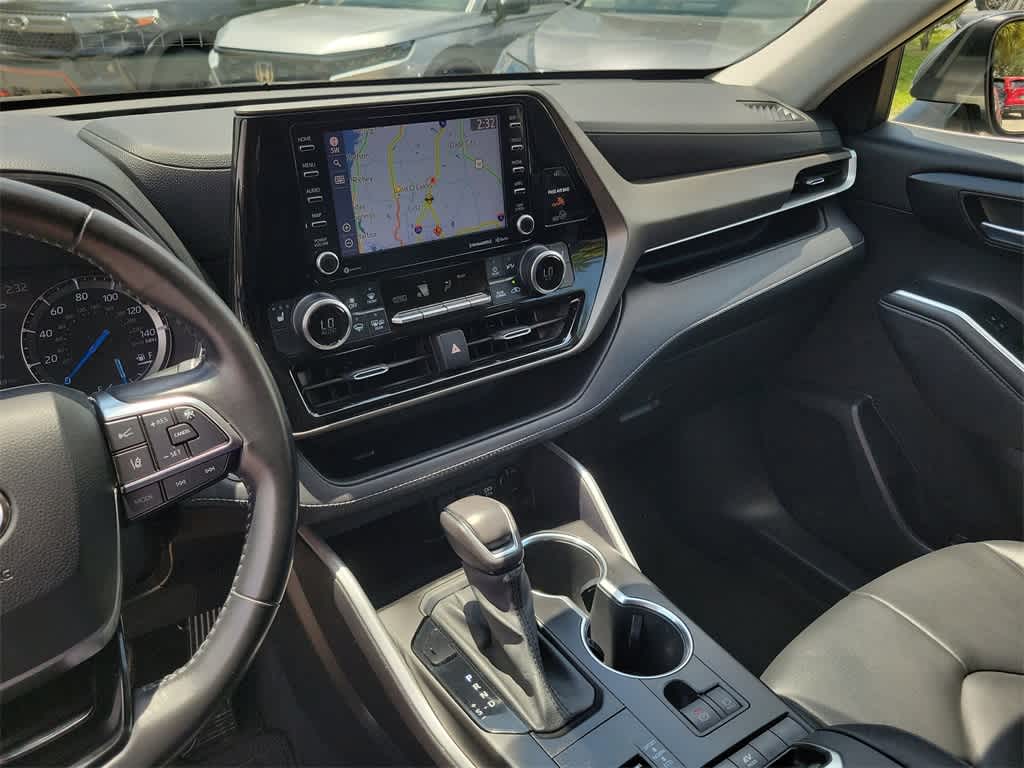 Thumbnail: 2020 Toyota Highlander - 30