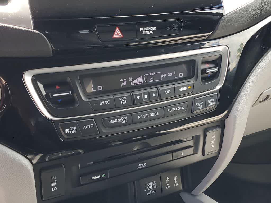 Thumbnail: 2016 Honda Pilot - 29