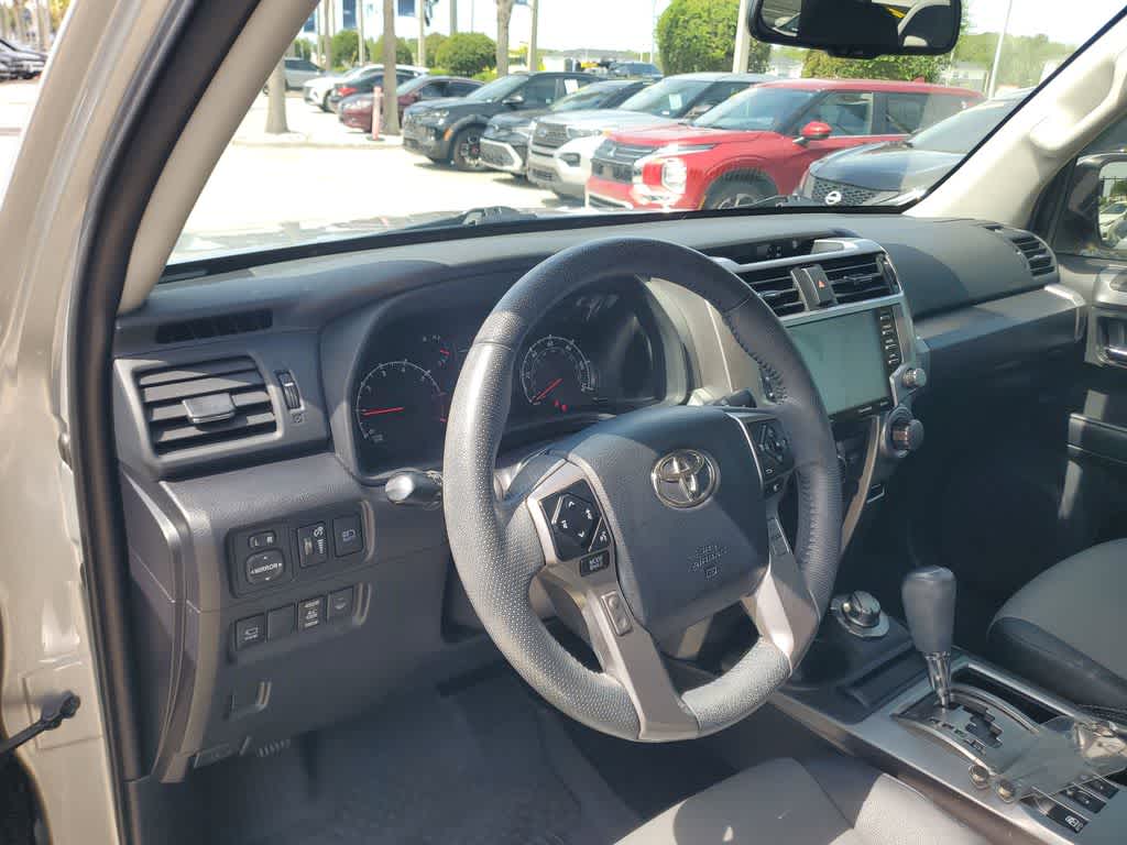 Thumbnail: 2022 Toyota 4Runner - 22